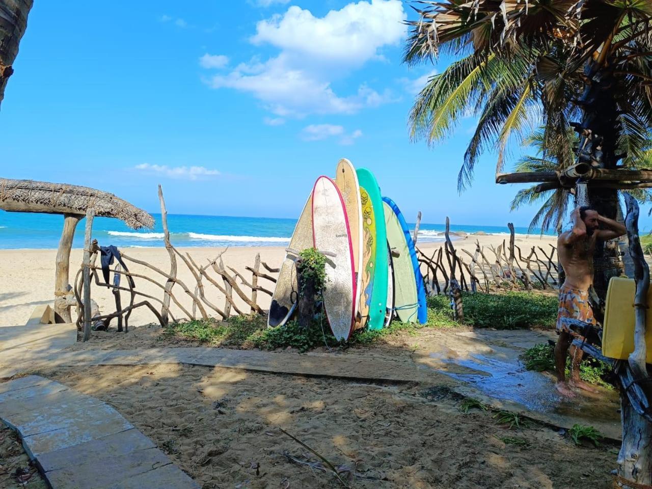 Light House Beach Hut Komari Zewnętrze zdjęcie