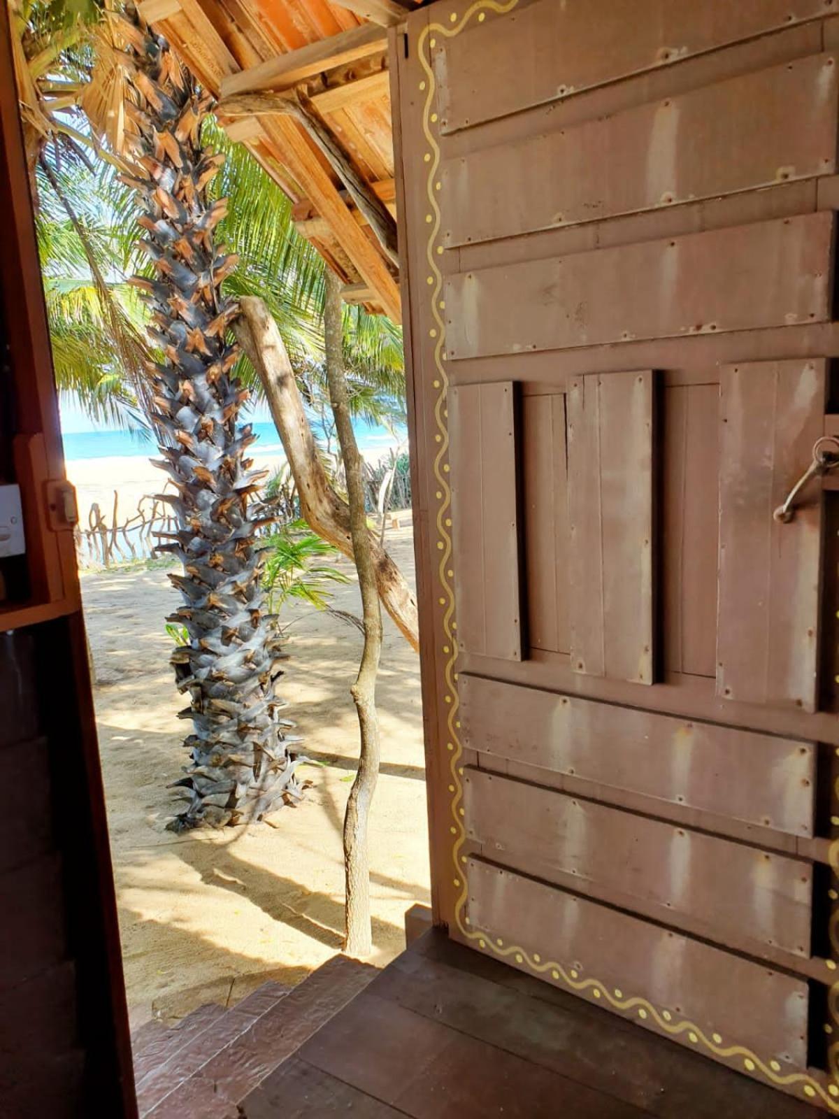 Light House Beach Hut Komari Zewnętrze zdjęcie