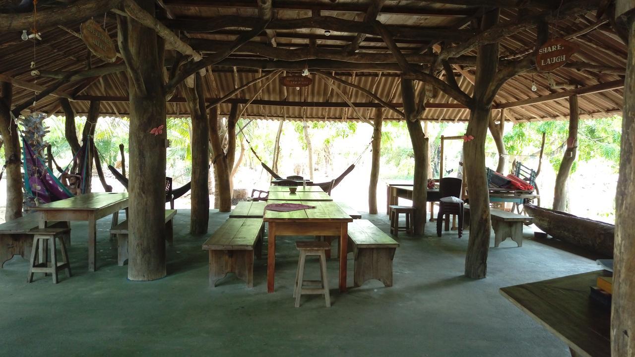 Light House Beach Hut Komari Zewnętrze zdjęcie