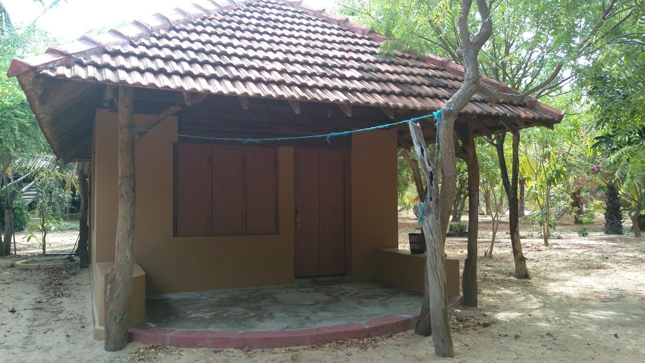 Light House Beach Hut Komari Zewnętrze zdjęcie