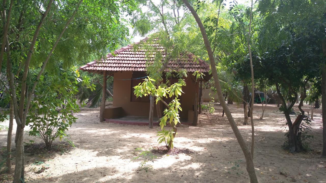 Light House Beach Hut Komari Zewnętrze zdjęcie