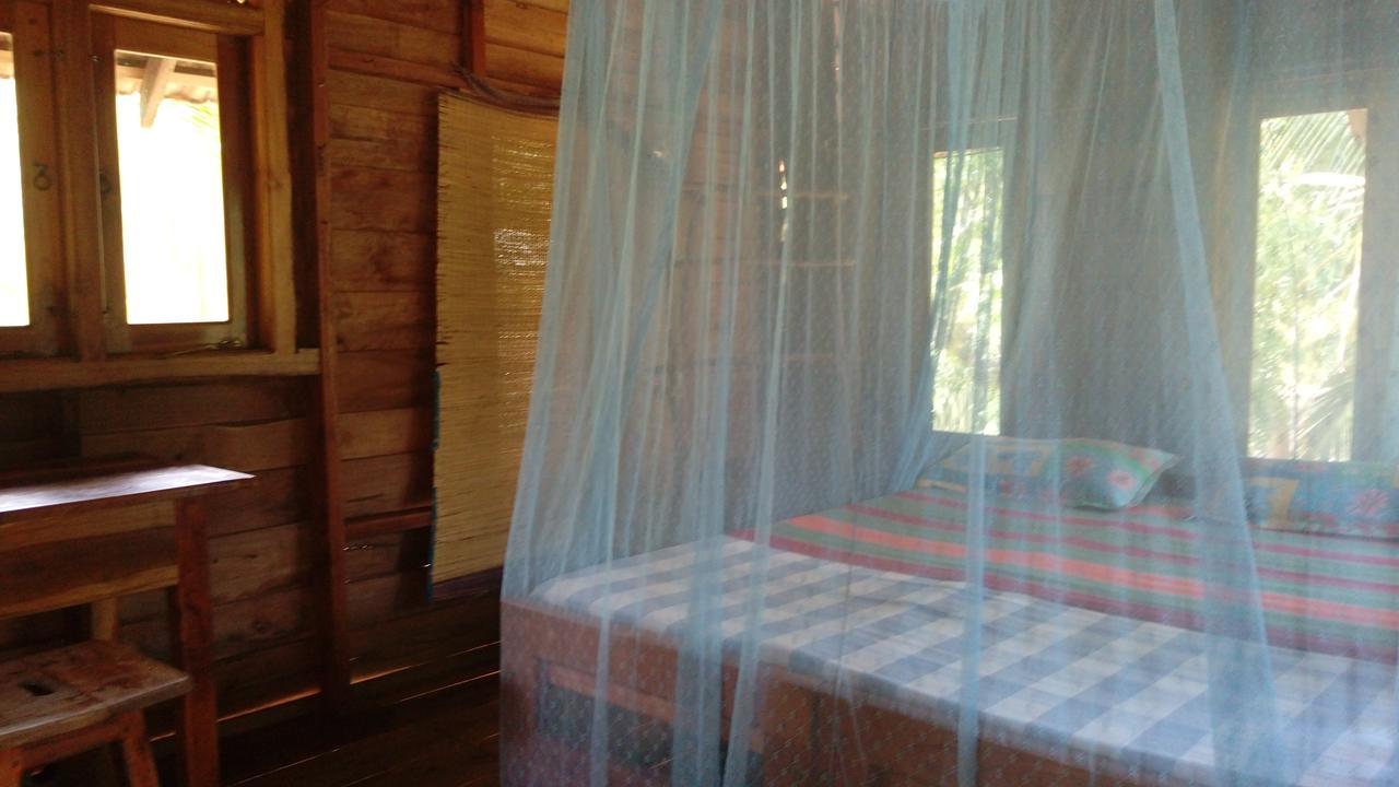 Light House Beach Hut Komari Zewnętrze zdjęcie